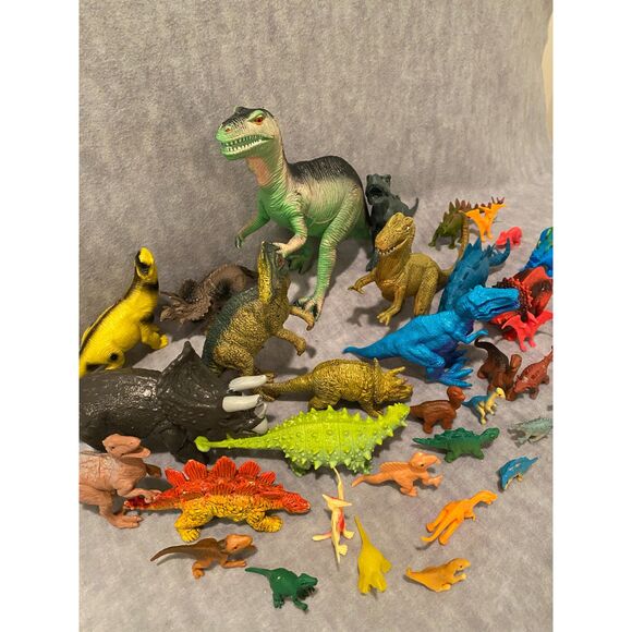 Large‎ Miscellaneous Lot of Dinosaurs Small Medium Large - Over 2 lbs. - Picture 1 of 10